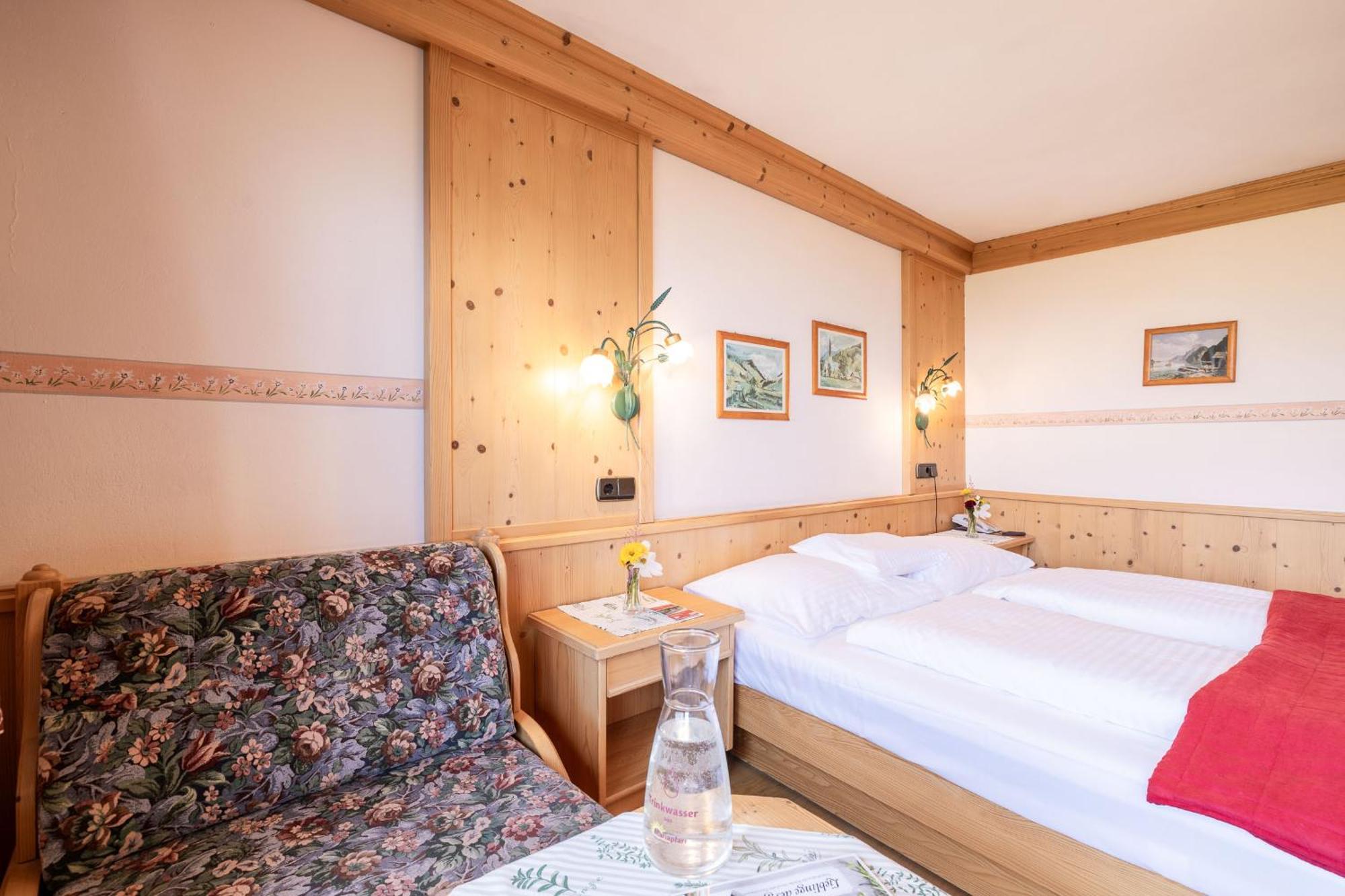Oerglwirt Ferienwelt - Hotel Post Oerglwirt Mariapfarr Room photo