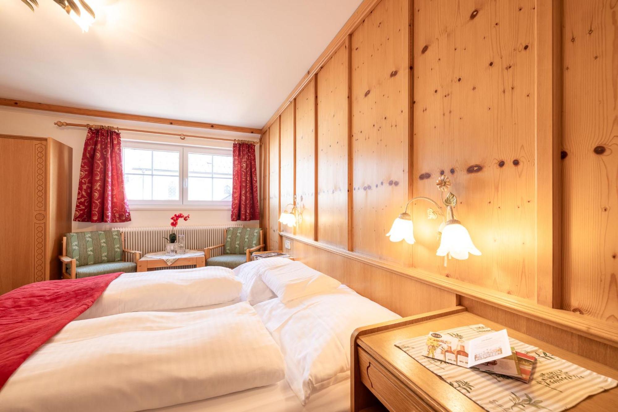 Oerglwirt Ferienwelt - Hotel Post Oerglwirt Mariapfarr Room photo