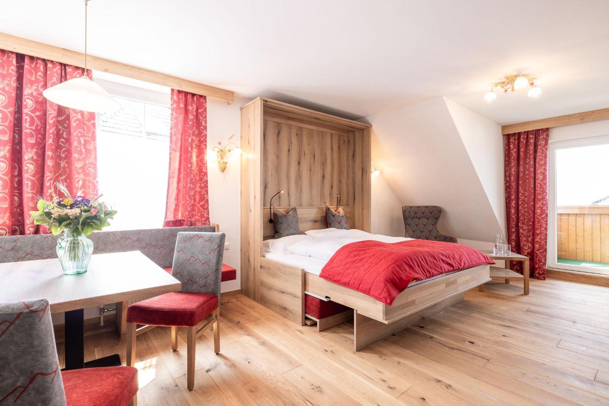 Oerglwirt Ferienwelt - Hotel Post Oerglwirt Mariapfarr Room photo